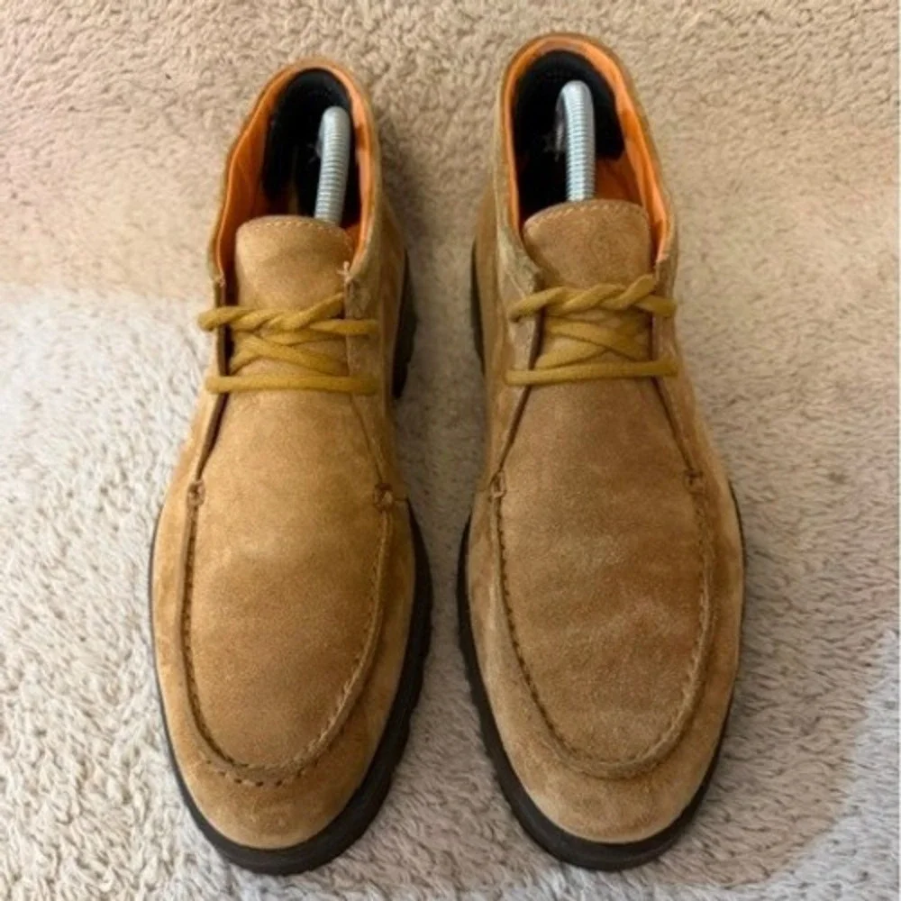 Santoni Moc-Toe Lace Up Suede Chukka Boots Mens Tan Lug Sole Made In Italy EUC